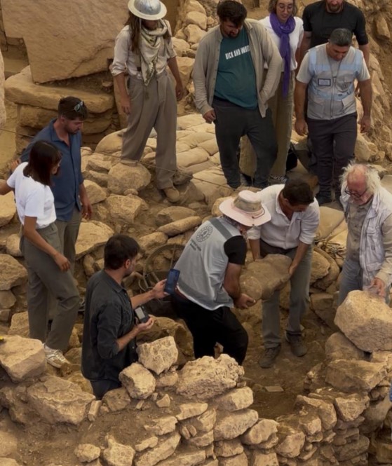 تمثال بشرى عمره 12 ألف عام تمثال بشرى عمره 12 ألف عام