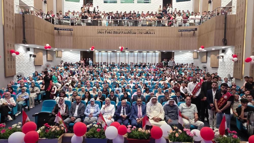 جانب من القاعة