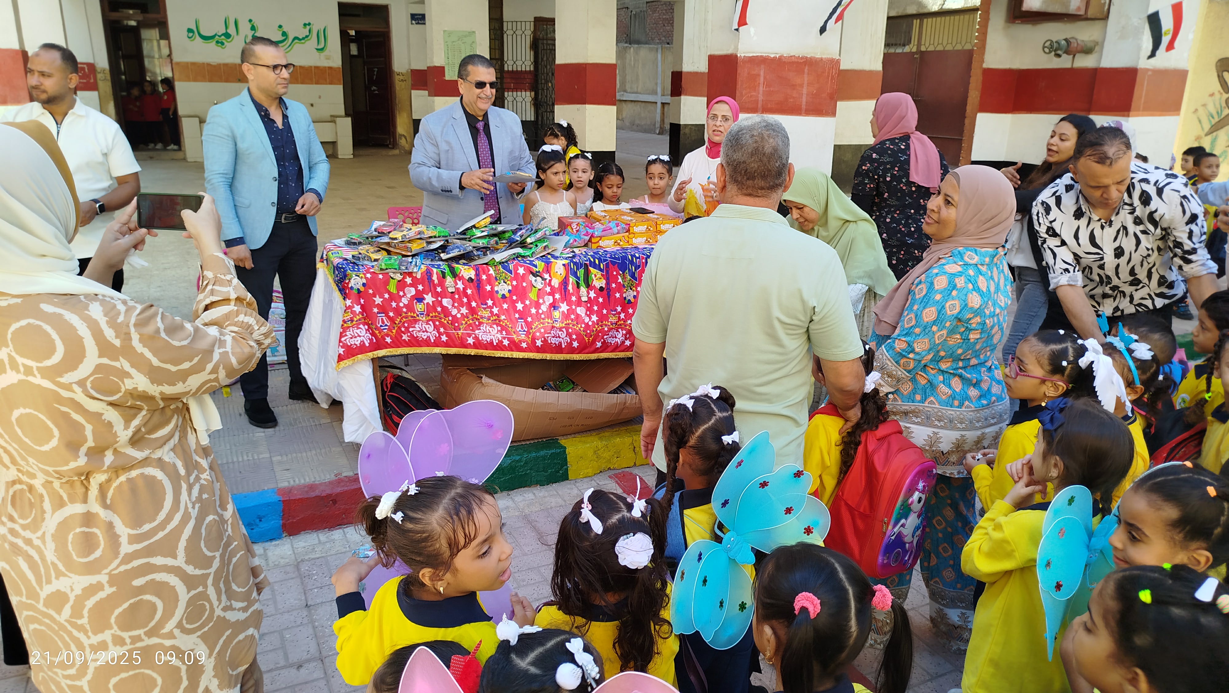 مدرسة الشهيد عمر خالد تستقبل التلاميذ بأنشطة وفقرات ترفيهية مدرسة الشهيد عمر خالد تستقبل التلاميذ بأنشطة وفقرات ترفيهية