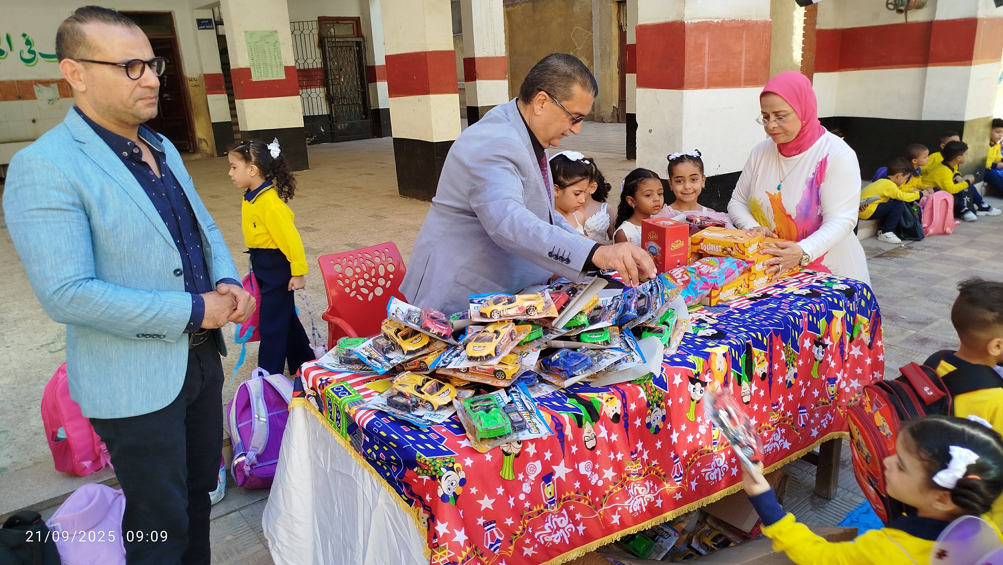 مدرسة الشهيد عمر خالد تستقبل تلاميذ رياض الأطفال بأنشطة مدرسة الشهيد عمر خالد تستقبل تلاميذ رياض الأطفال بأنشطة