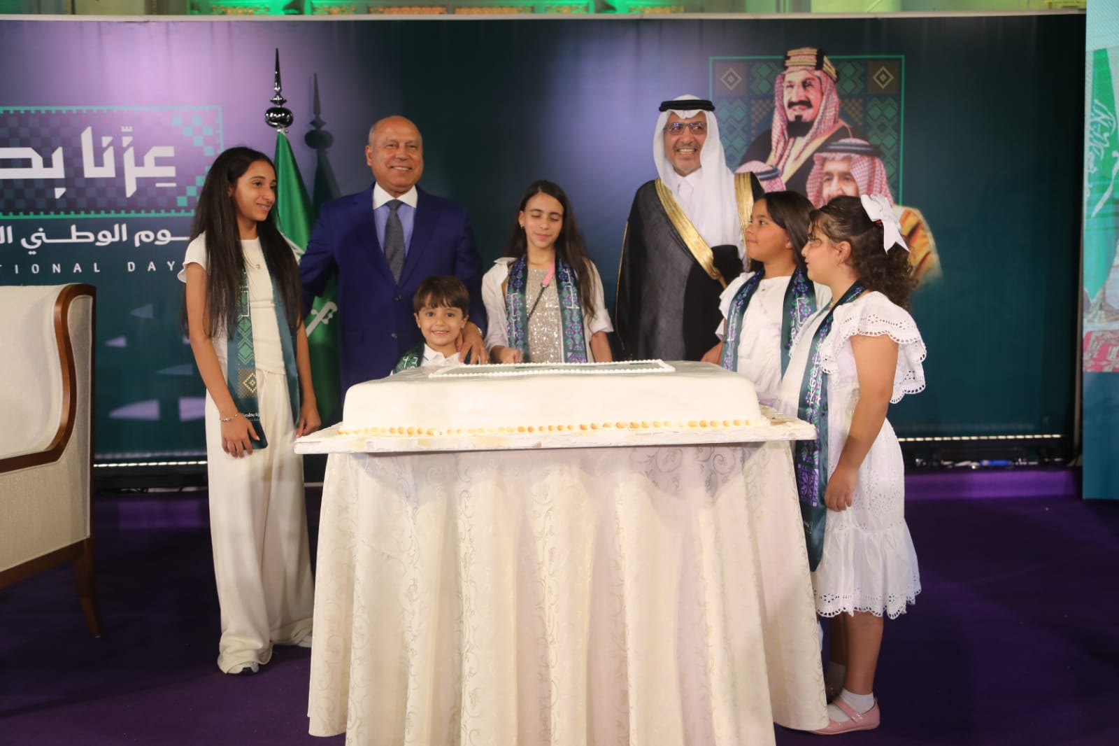 جانب من الاحتفاء بكامل الوزير