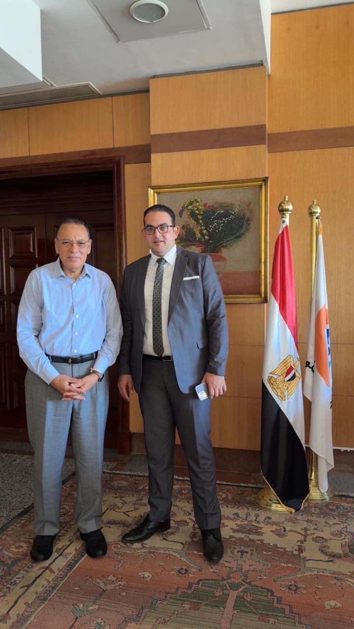 الزميل محمد صبحى والدكتور ممدوح غراب رئيس الجامعة