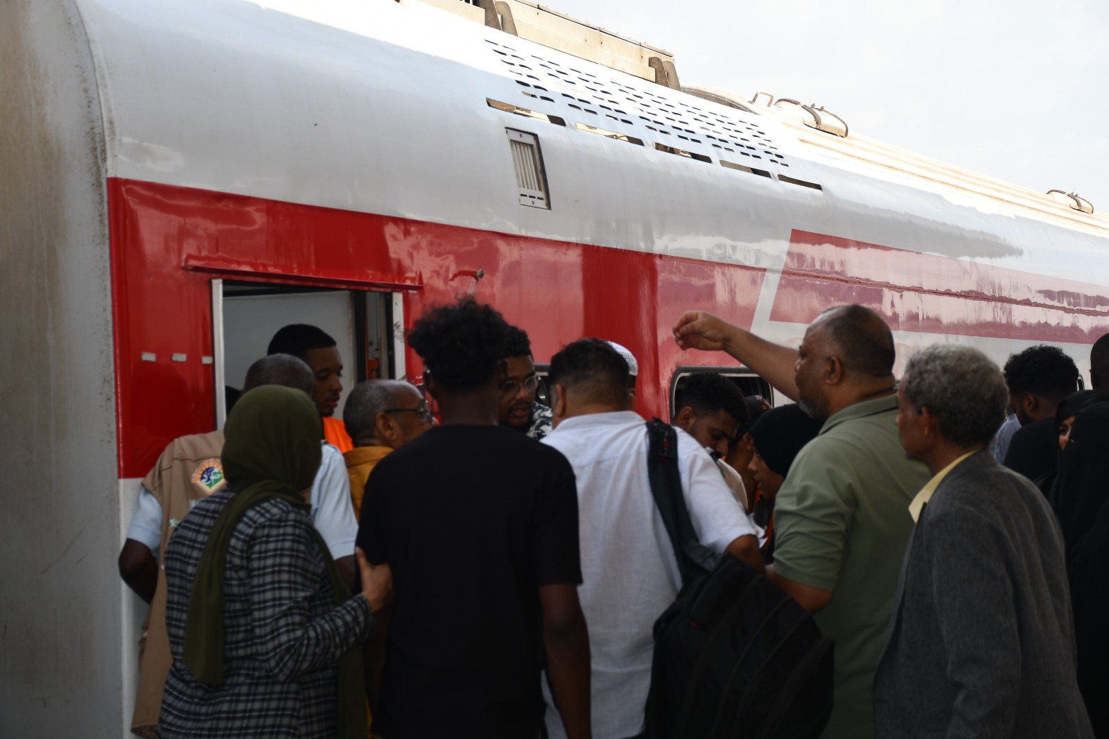 قطار عودة الأشقاء السودانيين قطار عودة الأشقاء السودانيين