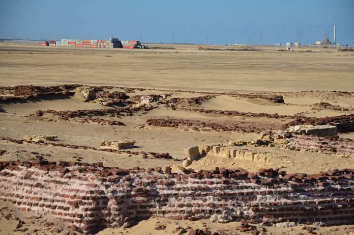 جانب من آثار الفرما ببورسعيد جانب من آثار الفرما ببورسعيد