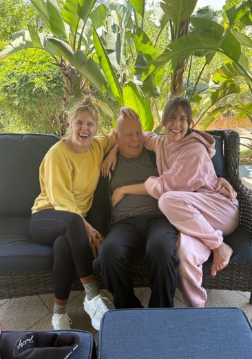 بروس ويليس  وسط عائلته