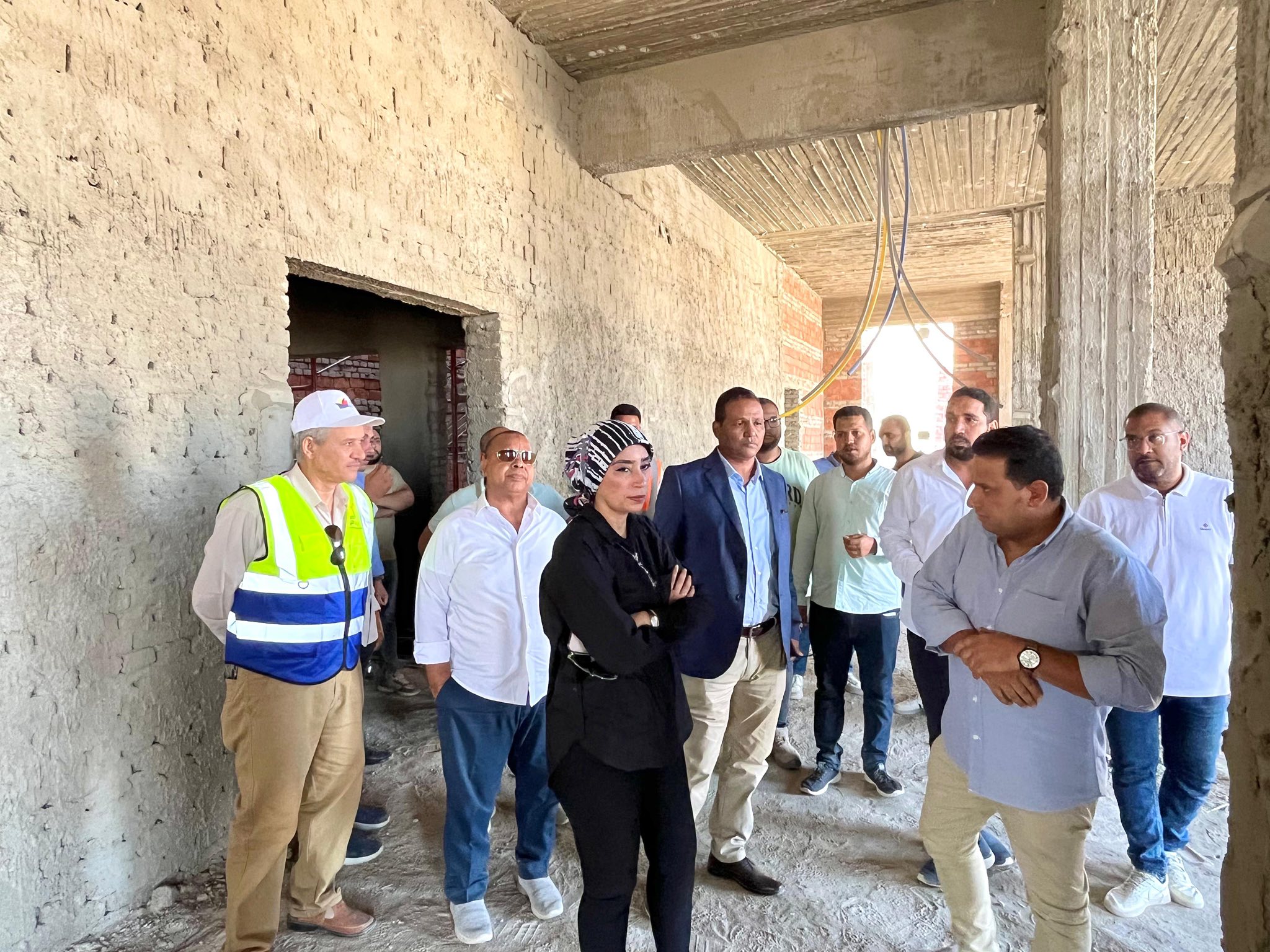رئيس جامعة الأقصر تتفقد المشروعات الإنشائية والمستشفى الجامعي