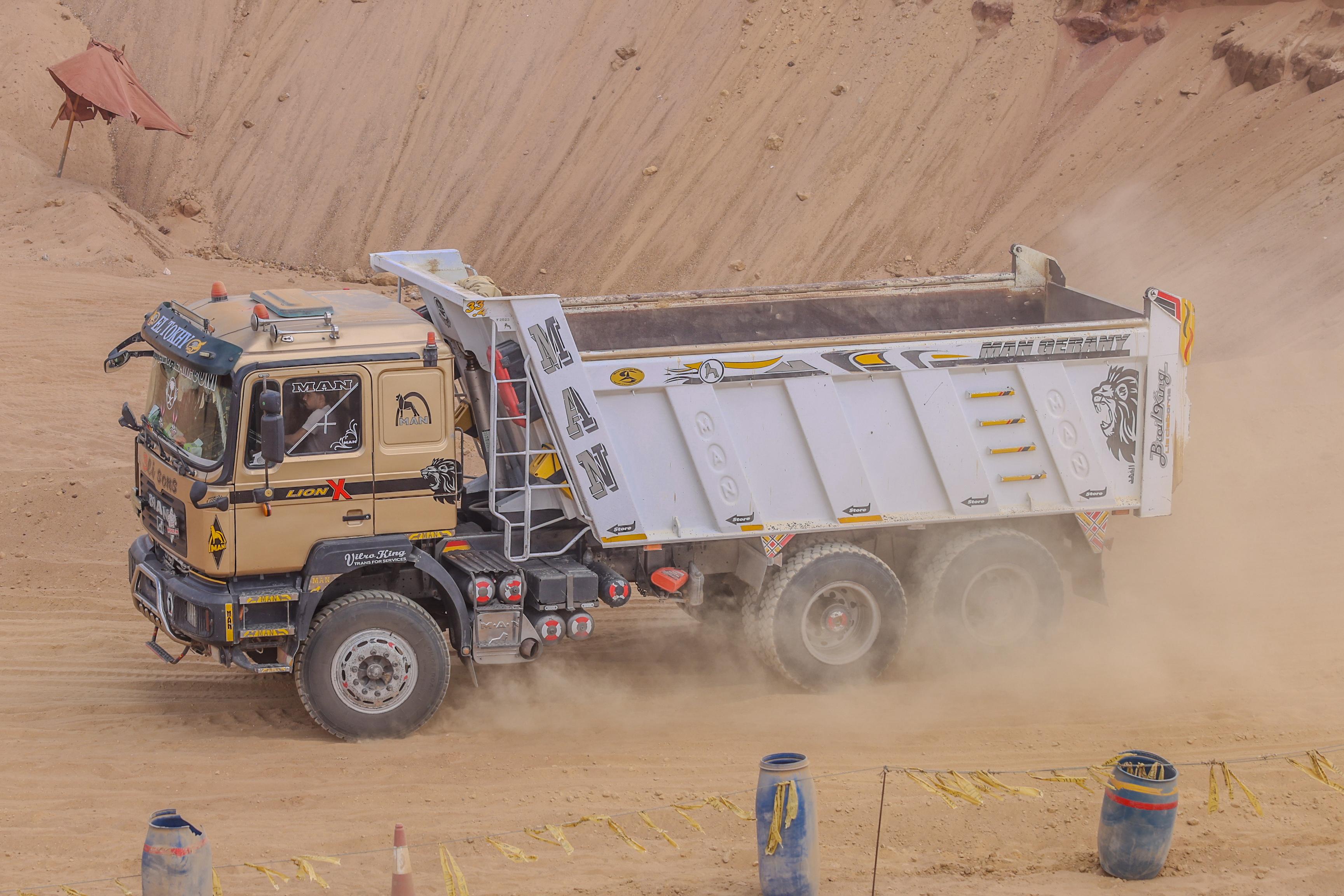 أعمال الحفر في استاد الأهلي