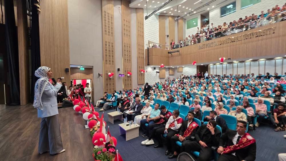 حصور طلابي كبير