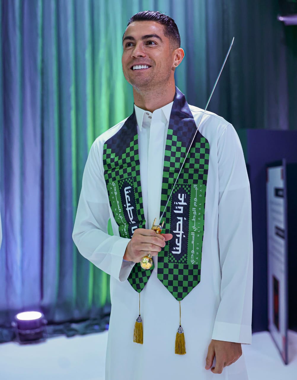 رونالدو بالزي السعودي