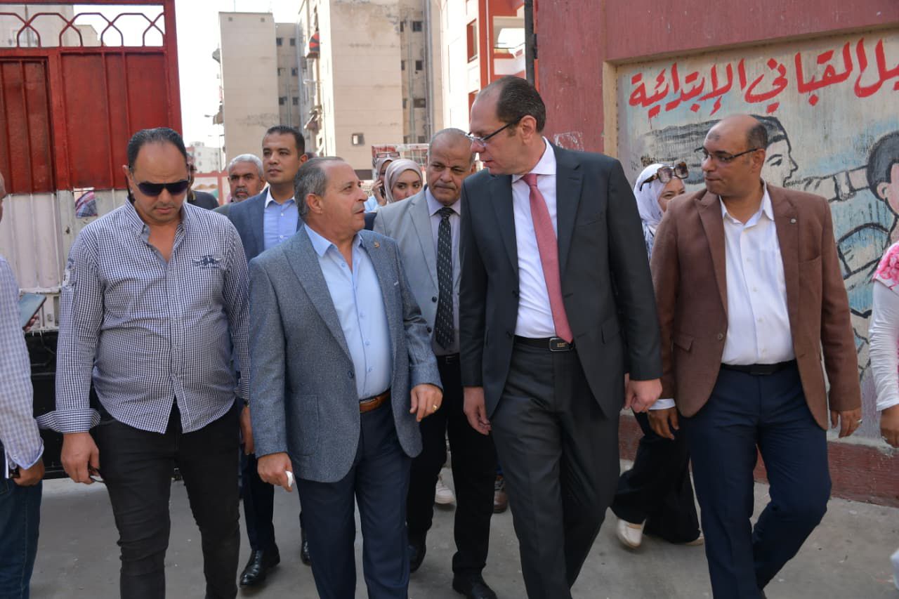 المحالظ بوجه بازالة الاشغالات