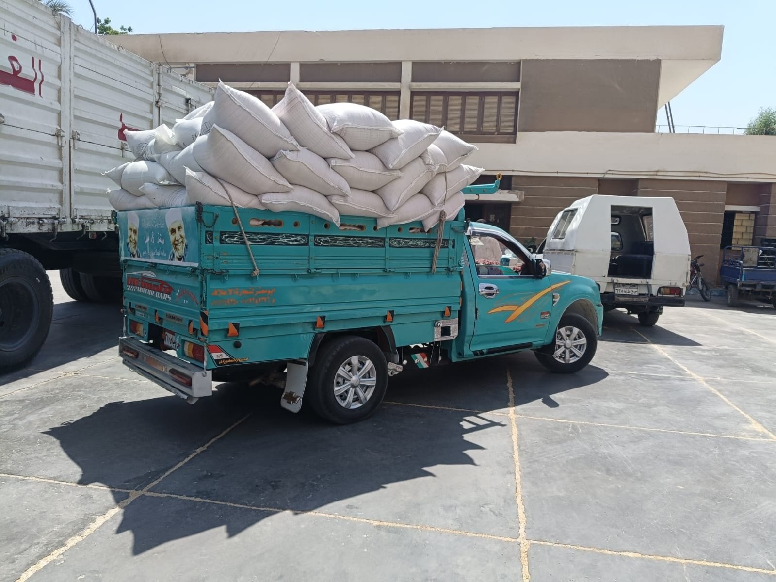 وكيل مديرية التموين بالأقصر يضبط 2 طن رده خشنة في حملة بإسنا