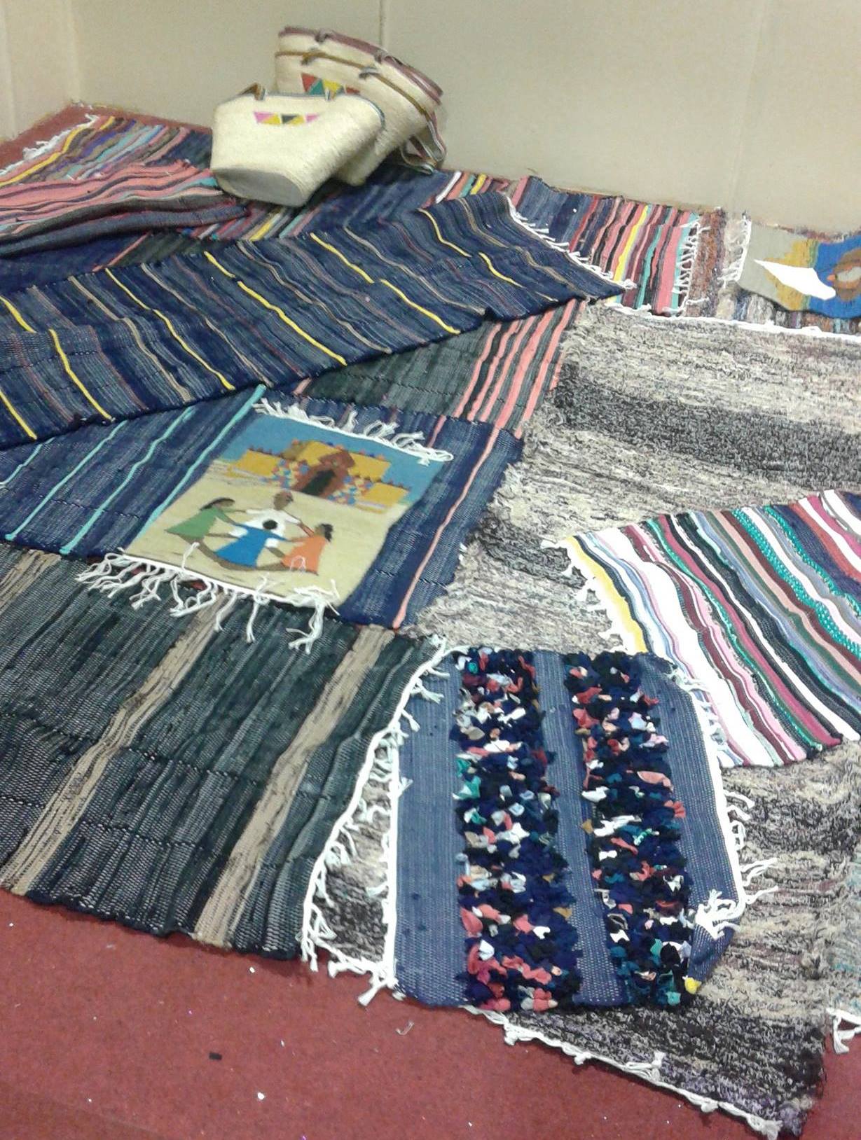 منتجات يدوية من مركز التكوين المهنى للمعارض المختلفة