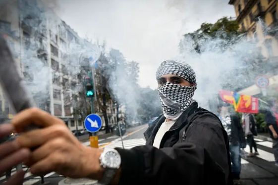 اضراب تضامنا مع غزة