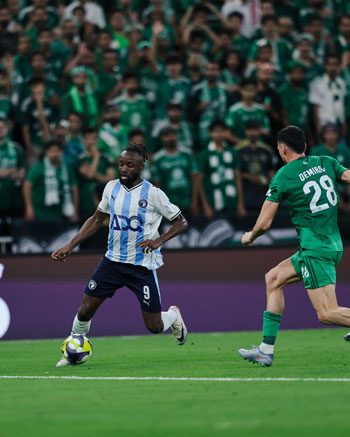 فيستون ماييلي خلال المباراة