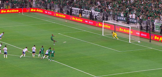 إيفان توني يسجل التعادل لـلأهلي من نقطة جزاء