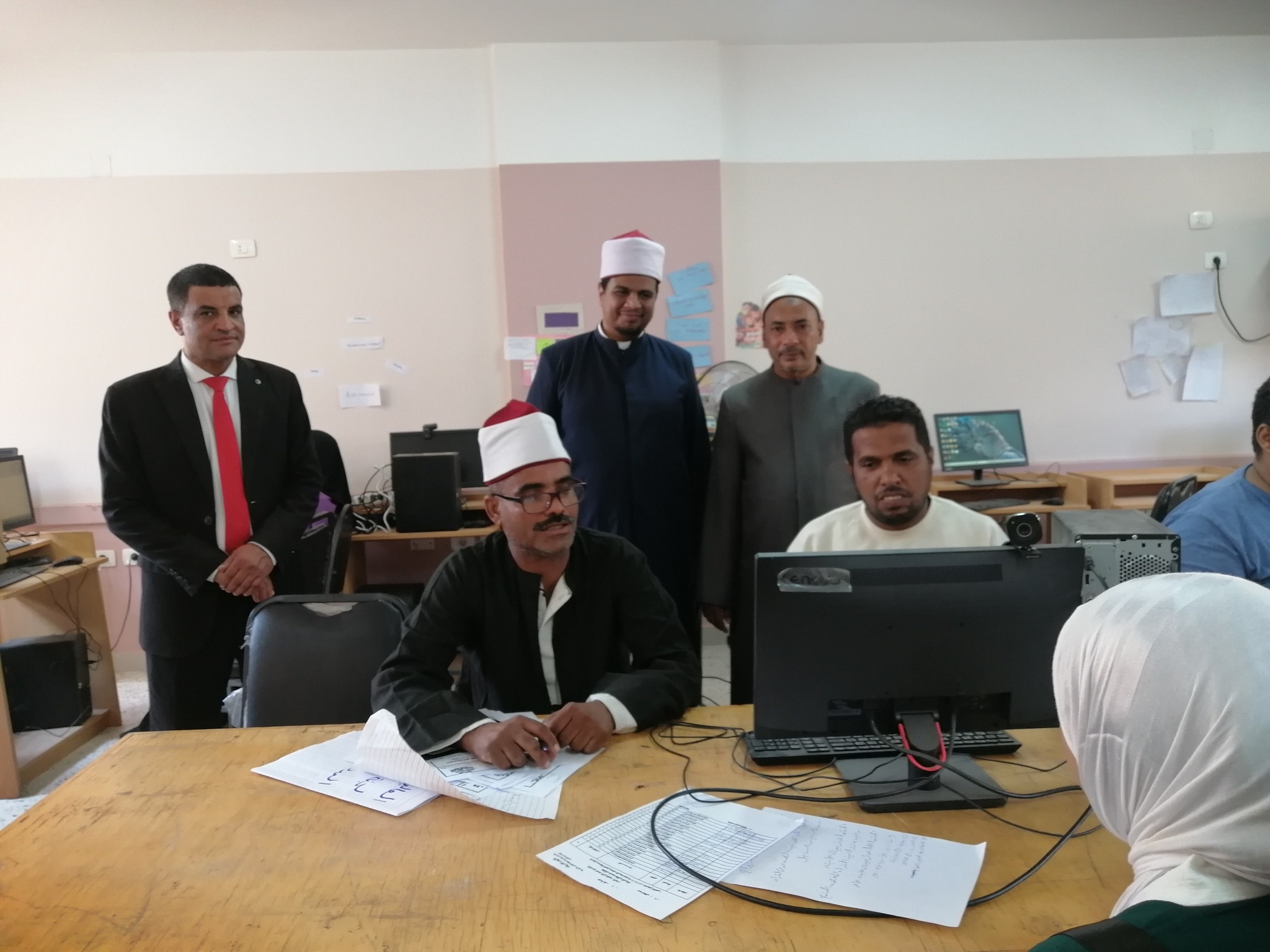 متابعة إمتحانات الشفهي للقبول بمعاهد القراءات للعام الجديد