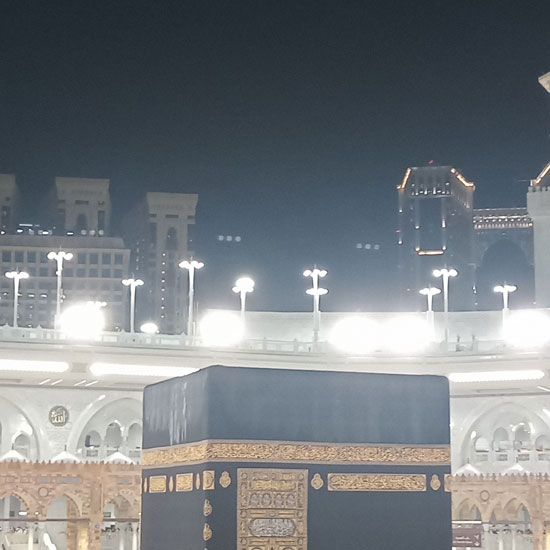 الأمطار تفيض بالخير على الكعبة المشرفة