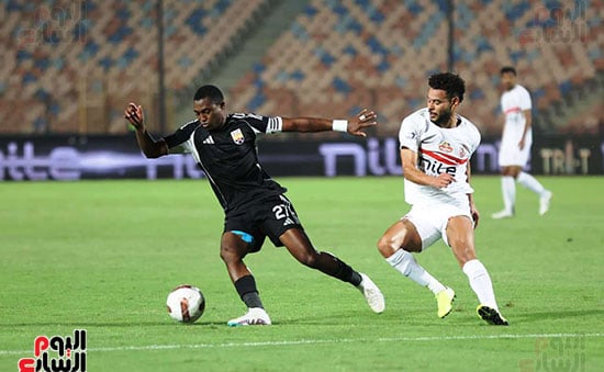 دونجا خلال المباراة دونجا خلال المباراة