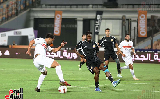 عبدالله السعيد خلال المباراة عبدالله السعيد خلال المباراة
