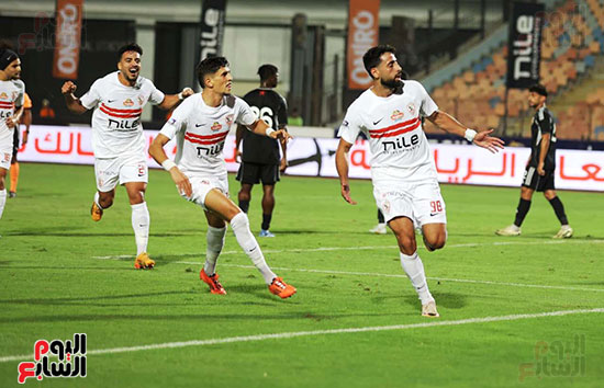 عدى الدباغ يحتفل بالهدف عدى الدباغ يحتفل بالهدف