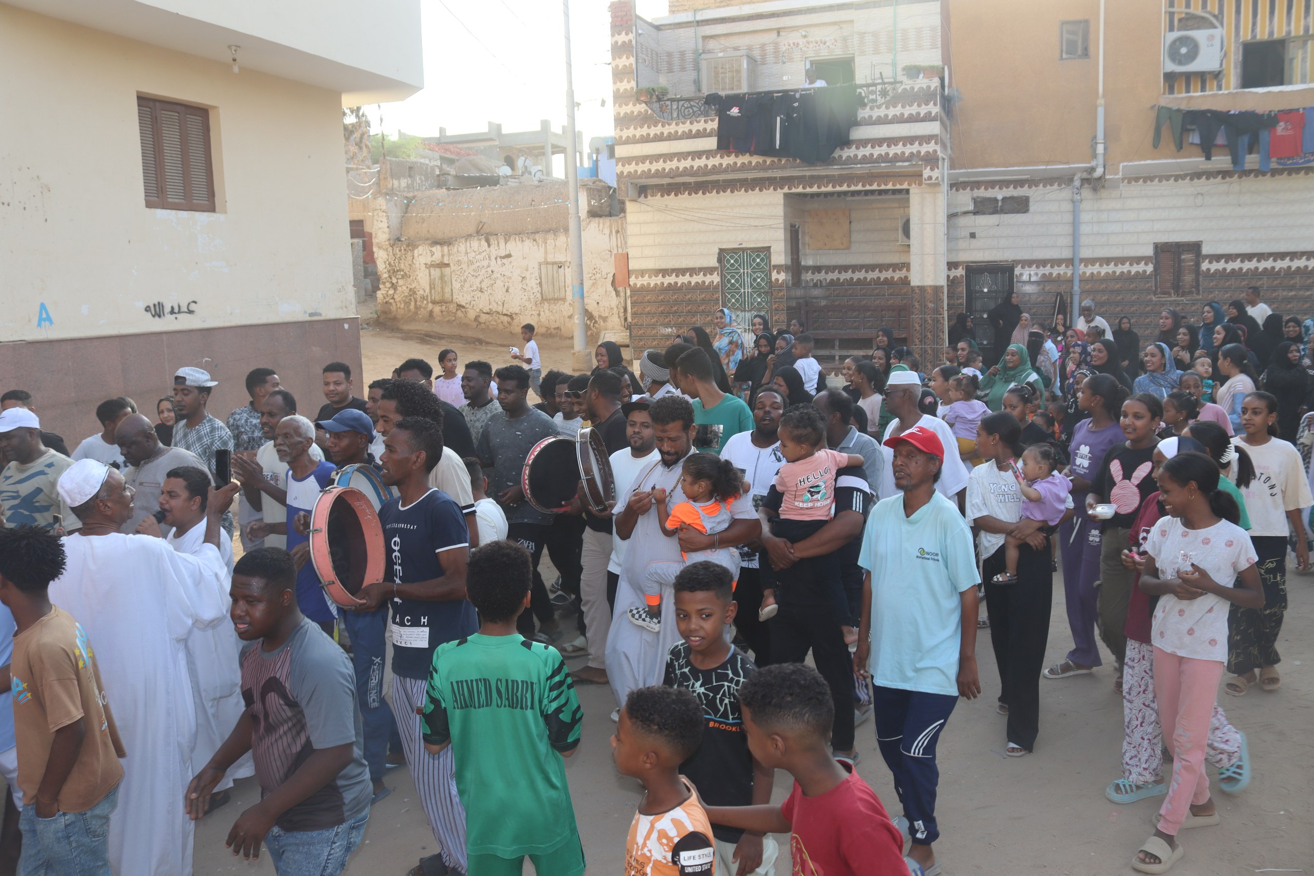 أهالى الطيباب يشاركون الاحتفال بالمولد النبوى