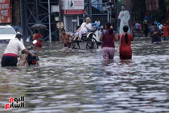 أمطار غزيرة تُسبب اضطرابات في كولكاتا
