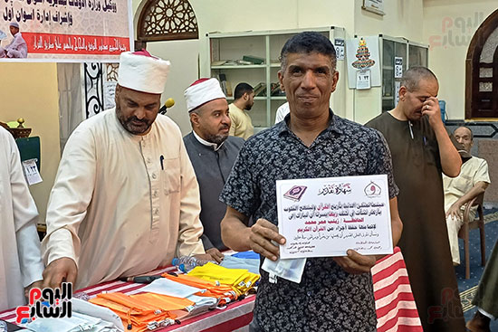 جانب من حفل التكريم جانب من حفل التكريم