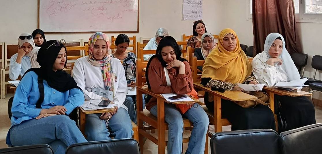 تدريبات لفتيات الأقصر داخل مركز التكوين المهنى