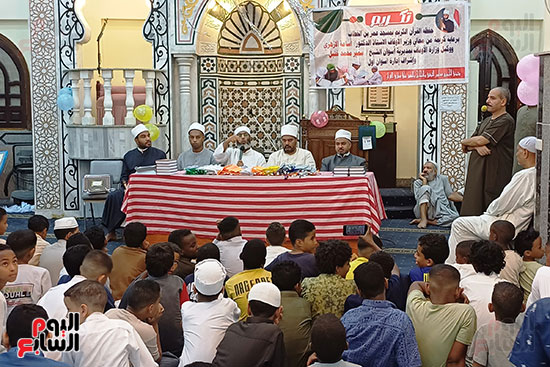 جانب من حفل التكريم للقران جانب من حفل التكريم للقران