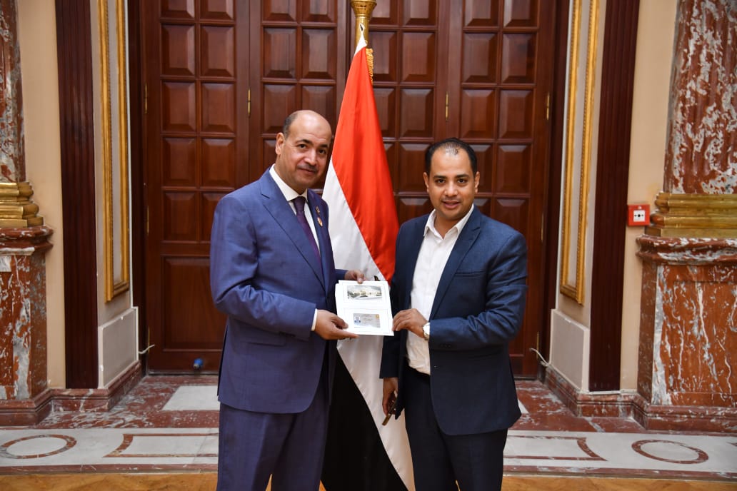 نواب التنسيقية يتسلمون بطاقات عضوية مجلس الشيوخ (18)