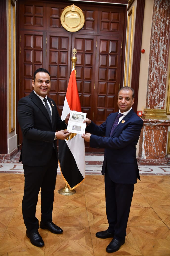 نواب التنسيقية يتسلمون بطاقات عضوية مجلس الشيوخ (19)