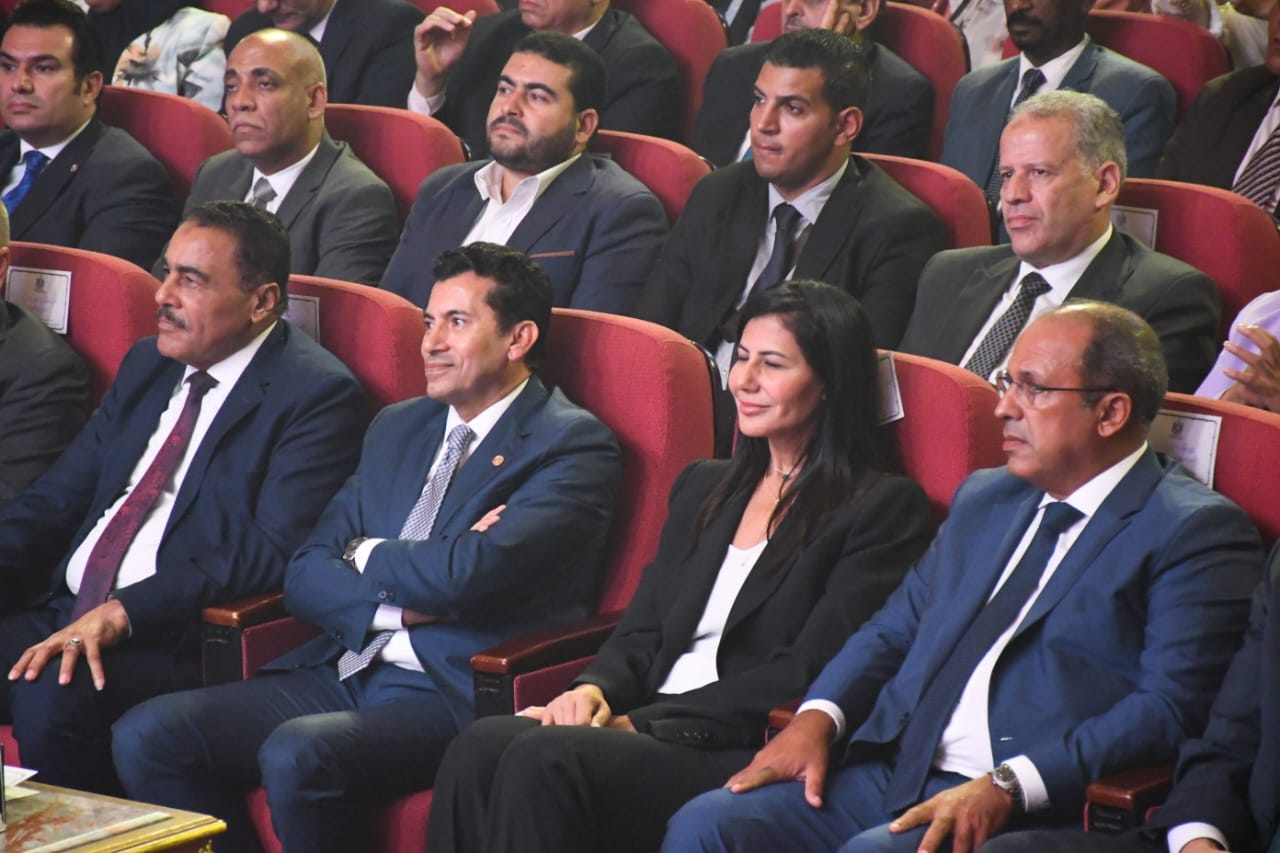 اشرف صبحى وزير الرياضة