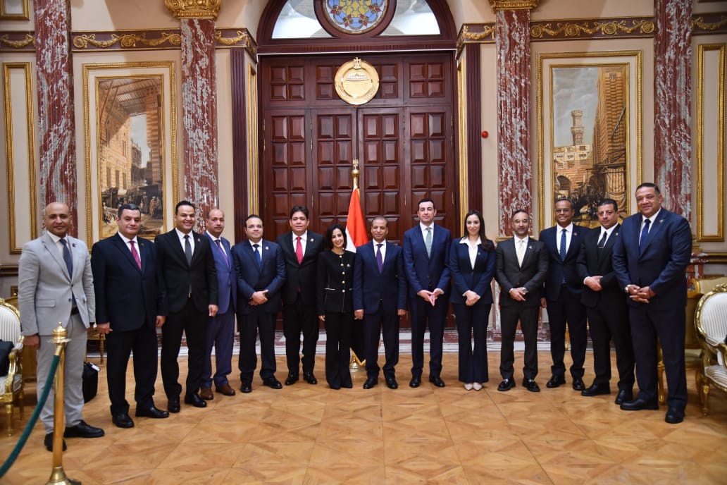 نواب التنسيقية يتسلمون بطاقات عضوية مجلس الشيوخ (12)