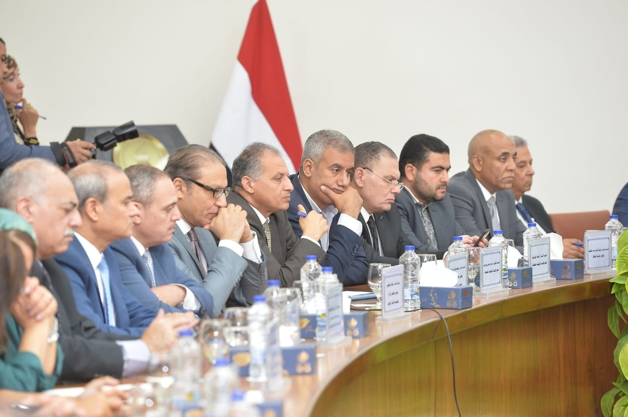 ندوة موسعة للوطنية للصحافة مع محافظ الجيزة (3)