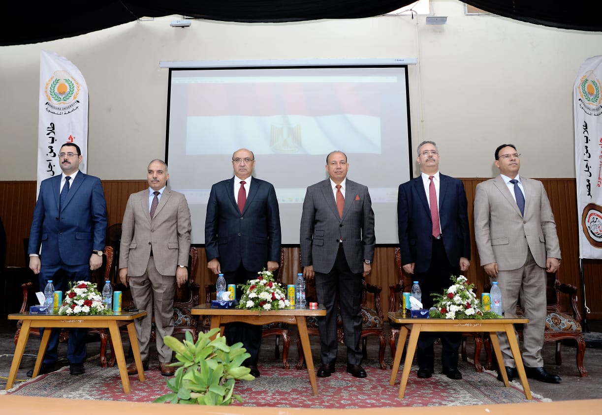 جانب من الحضور (2)