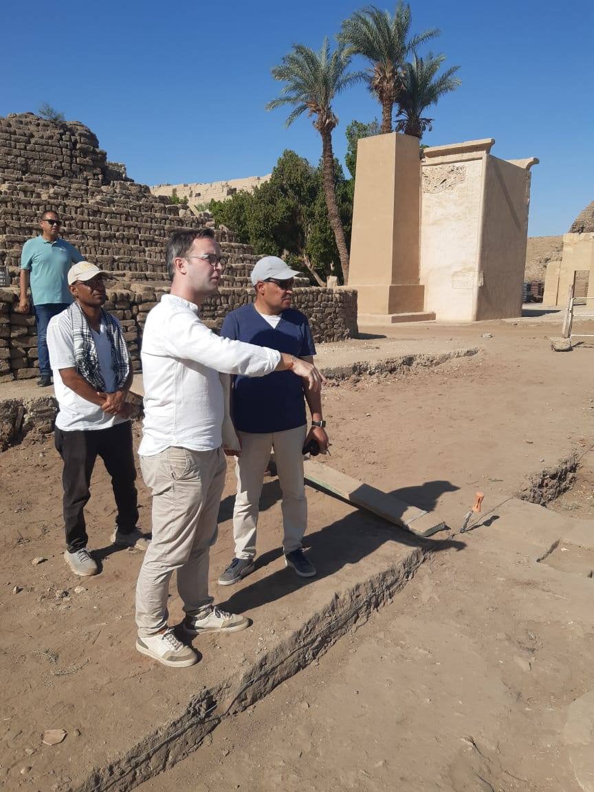 ترميم المتحف المفتوح وبوابة رمسيس الثالث برعاية المركز المصرى الفرنسي بالكرنك