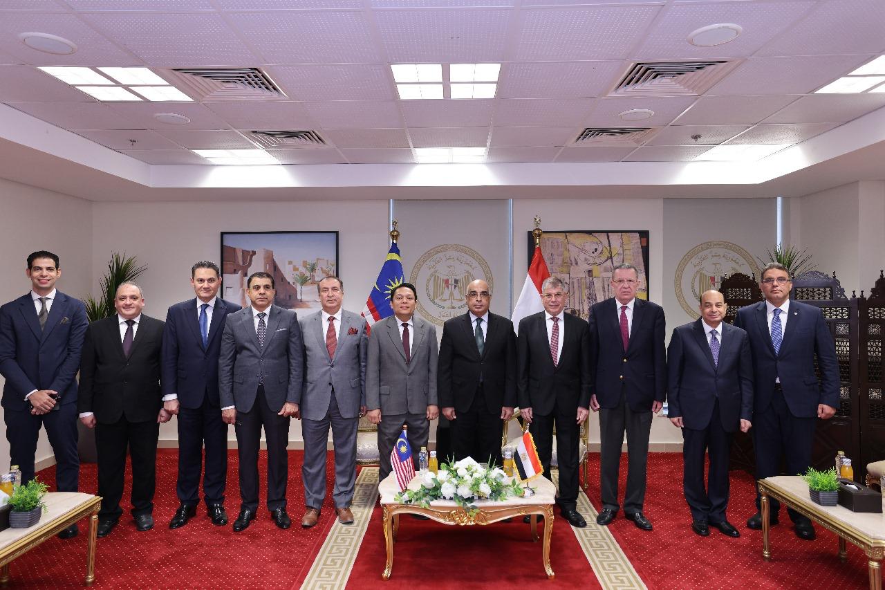 الوفد الماليزي رفقة وزير العدل ومساعديه