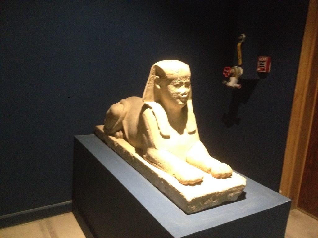 احد التماثيل المميزة -  متحف اثار مطروح