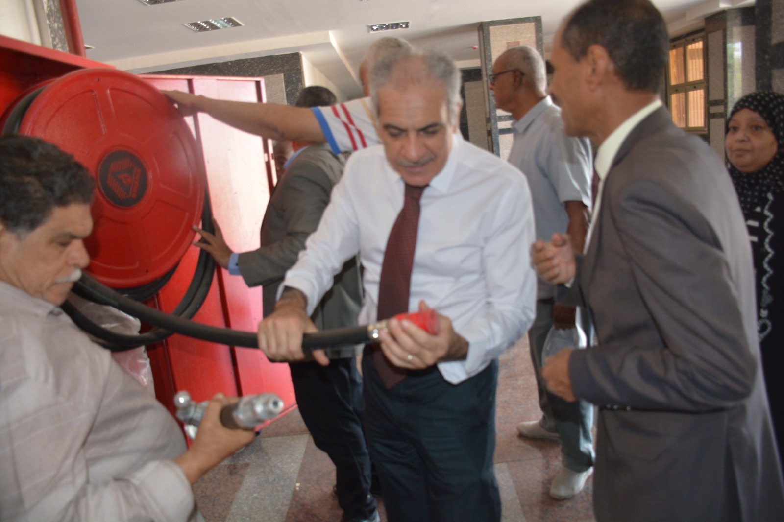 نحديث منظومة الاطفاء بجامعة اسوان نحديث منظومة الاطفاء بجامعة اسوان