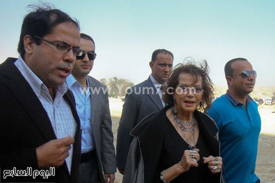جانب من زيارة كلوديا كاردينالى للآثار المصرية جانب من زيارة كلوديا كاردينالى للآثار المصرية