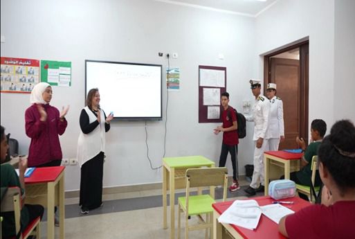 الشرطة تقدم الدعم لأبناء الشهداء