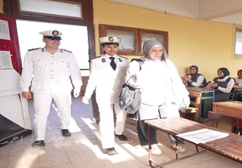 وزارة الداخلية تصطحب أبناء الشهداء إلى المدارس (18)