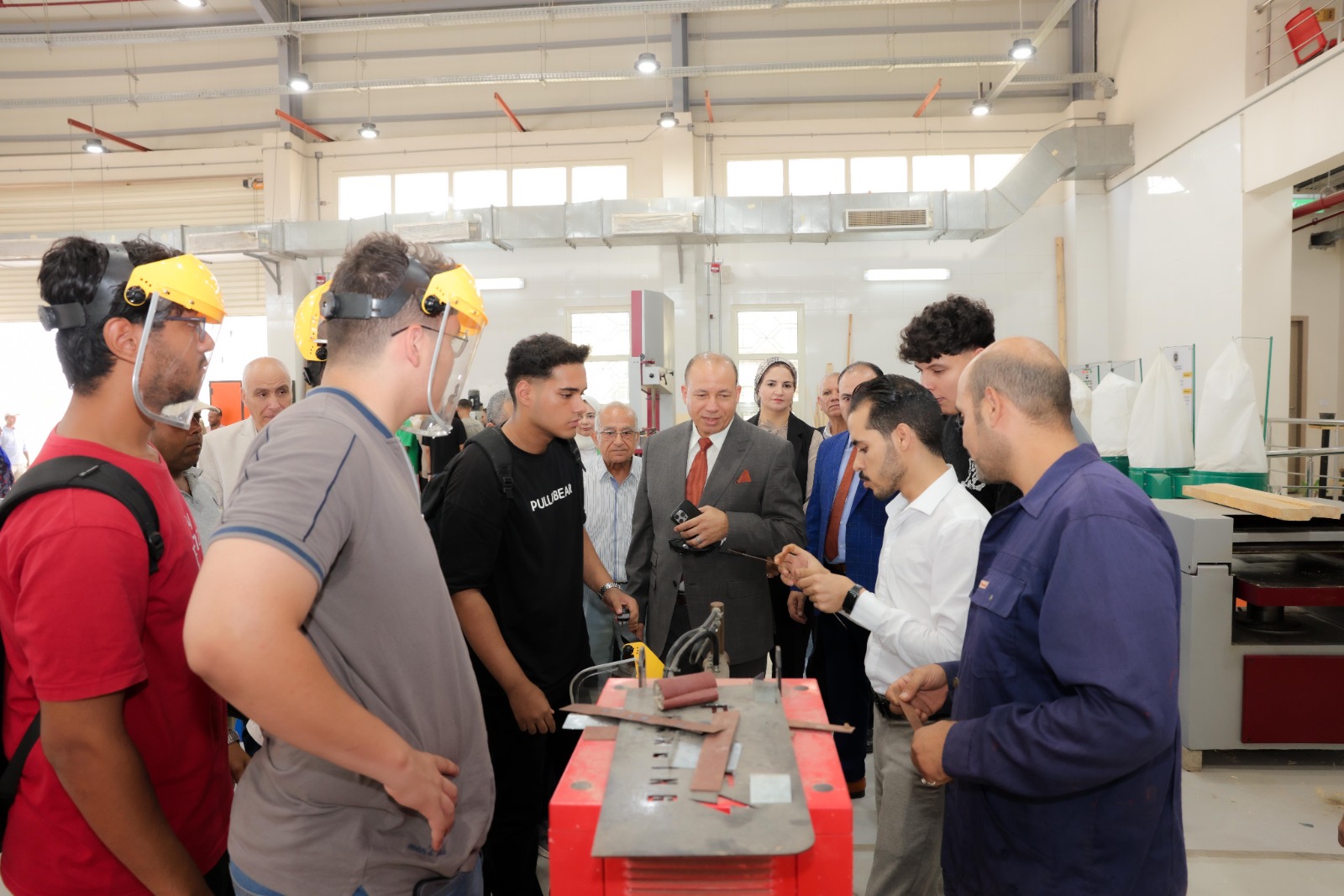 جولة رئيس جامعة المنصورة الأهلية جولة رئيس جامعة المنصورة الأهلية