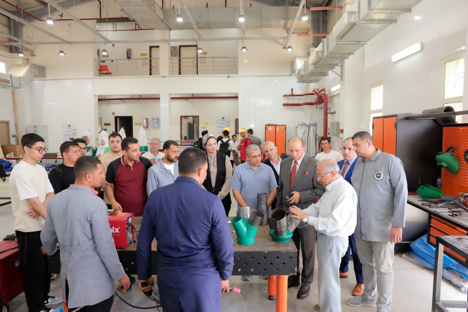 جانب من تفقد أعمال الدراسة والتدريب العملي جانب من تفقد أعمال الدراسة والتدريب العملي