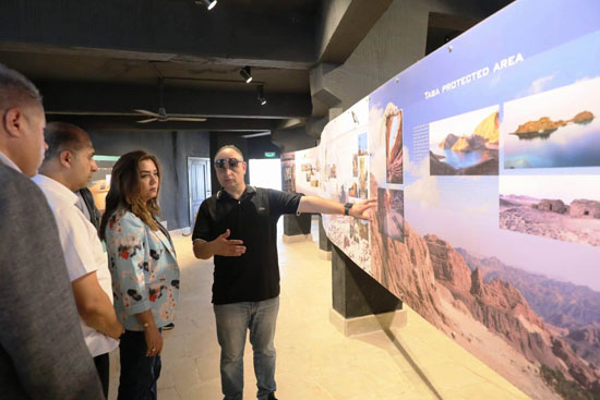 تفقدت دكتورة منال عوض معامل الرصد البحري خلال جولتها التفقدية بمحمية رأس محمد