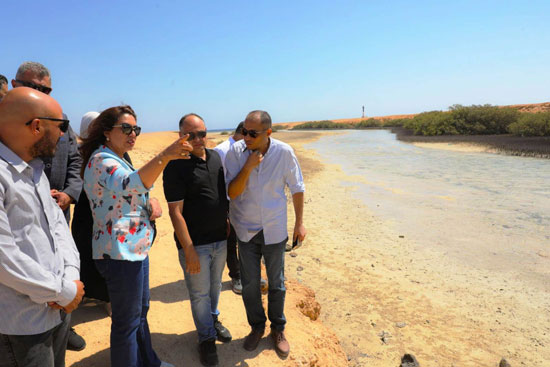 الدكتورة منال عوض فى رأس محمد