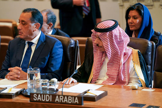 الدكتور مصطفى مدبولى ووزير الخارجية السعودى خلال لقاء الرئيس دونالد ترامب الدكتور مصطفى مدبولى ووزير الخارجية السعودى خلال لقاء الرئيس دونالد ترامب