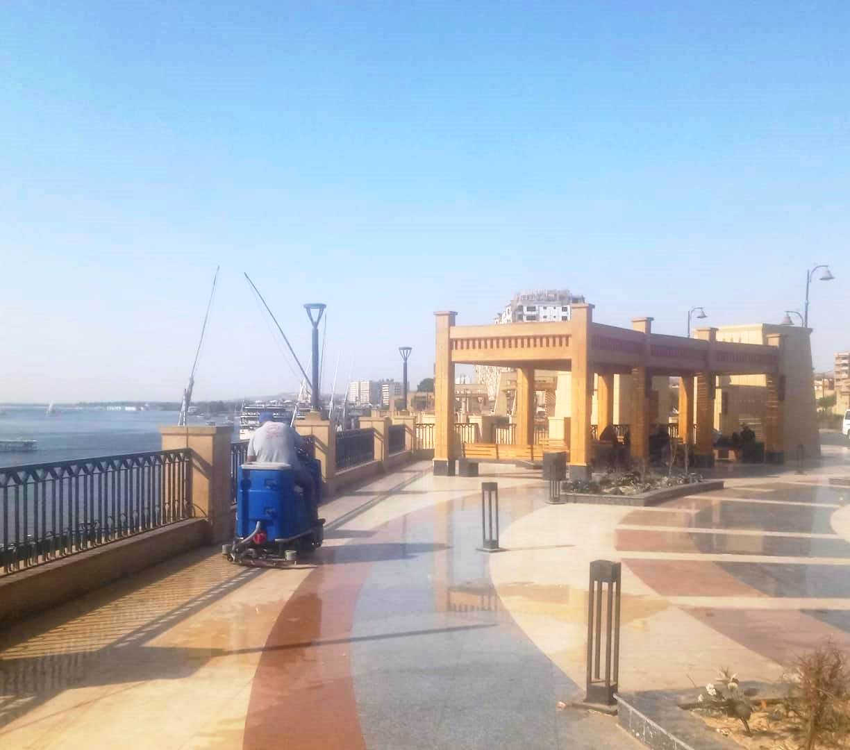 أعمال نظافة للكورنيش