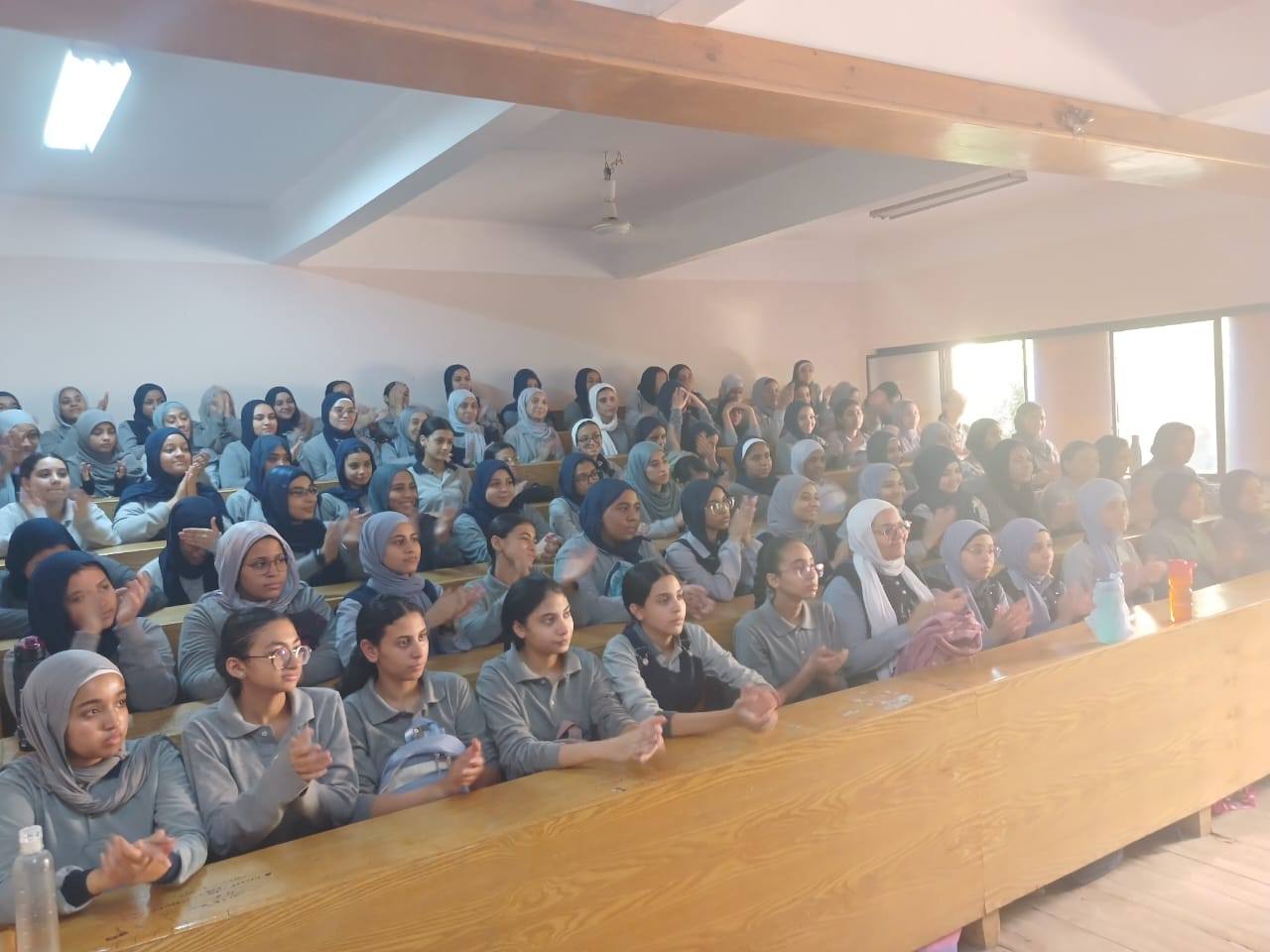 لقاءً مفتوحاً مع طالبات الثانوية العامة حول نظام البكالوريا