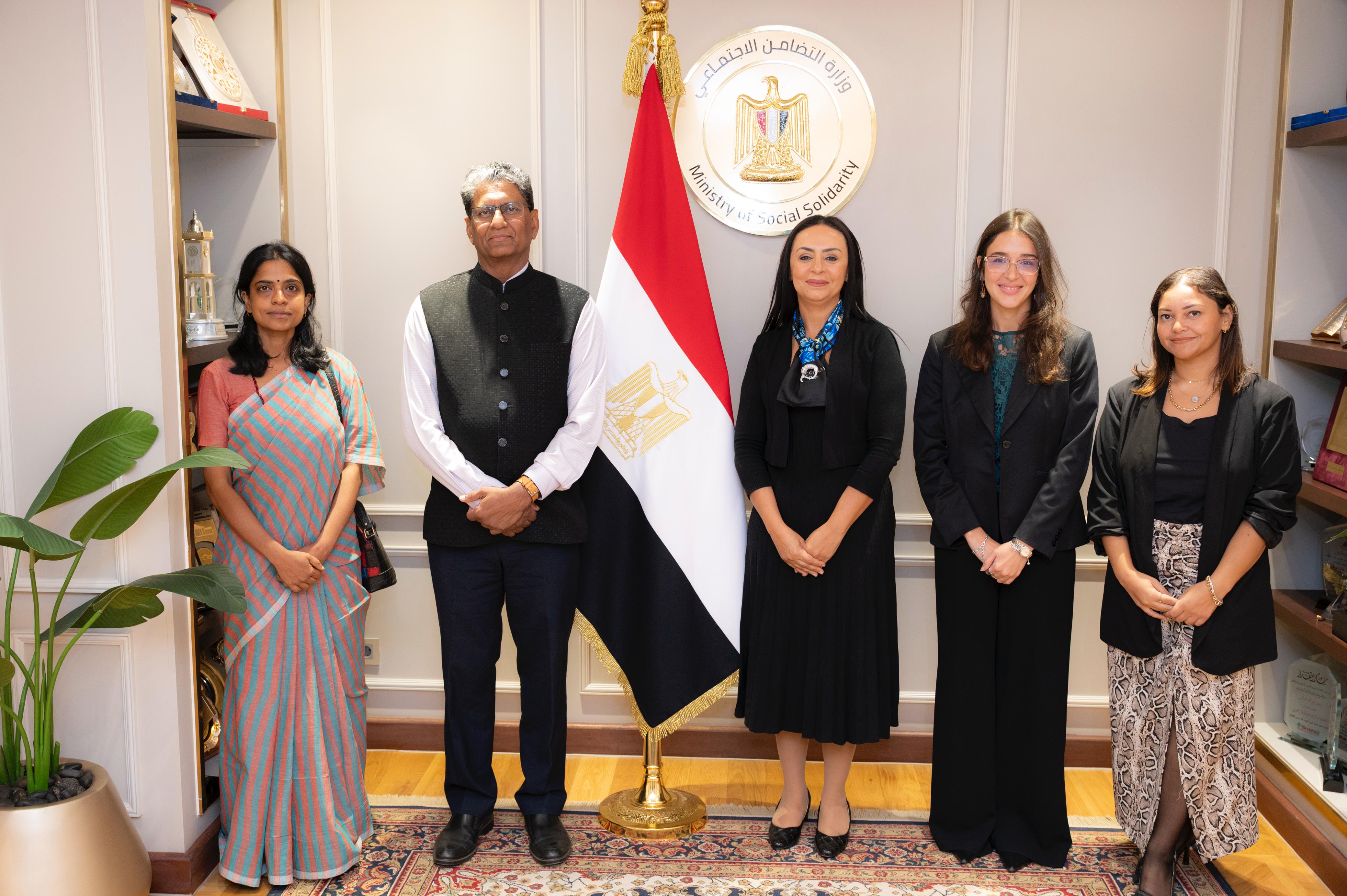 لقاء وزيرة التضامن وسفير الهند